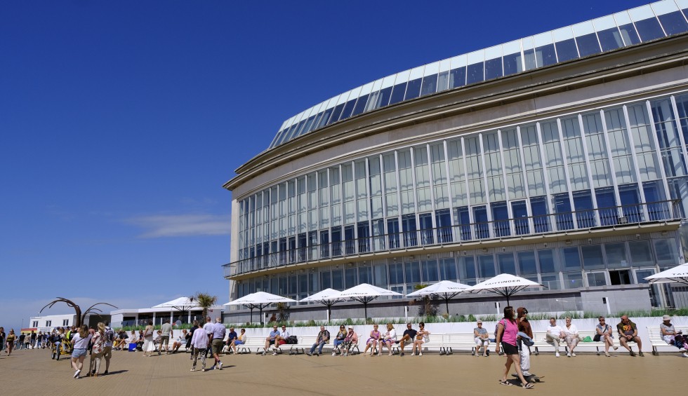 Zeedijk oostende vakantie aan de kust koningin der badsteden