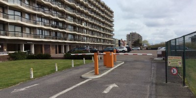 Residentie Poseidon ingang slagboom.jpg
