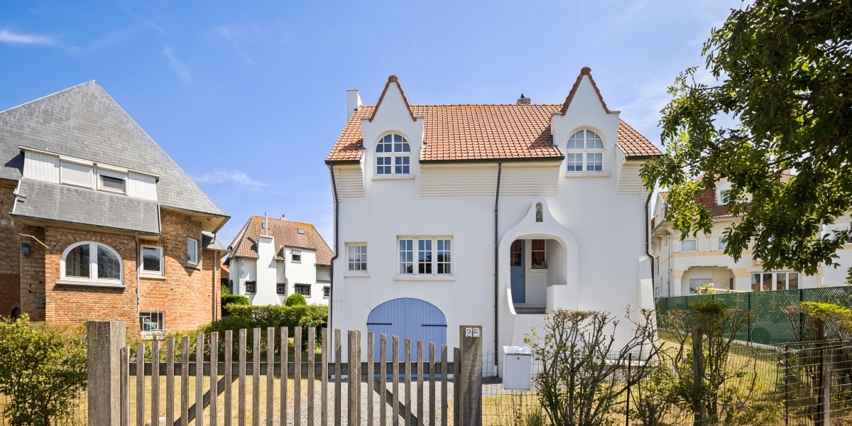 Villa_Azur_Westende_Bad_vakantieverhuur_centrum_Villa_voorkant_huis.jpg