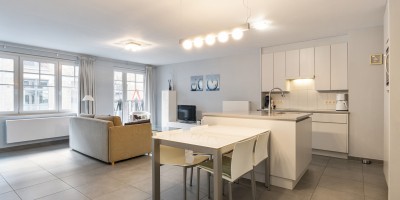 Guapo_Gelijksvloers_tuin_2_slaapkamers_terras_garage_Nestor_de_Tièrestraat_Knokke (1).jpg