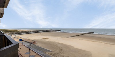 Evelyn_Zeedijk_Blankenberge_3_slaapkamers_2_badkamers_terras_zeezicht (1).jpg