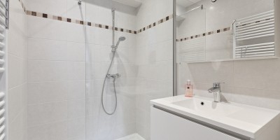 Zandstraal_0102_Koksijde_vakantieverhuur_badkamer.jpg