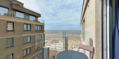 Marianne_14_7V_1_slaapkamer_zijdelings_zeezicht_terras (1).jpg