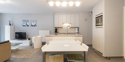 Guapo_Gelijksvloers_tuin_2_slaapkamers_terras_garage_Nestor_de_Tièrestraat_Knokke (2).jpg