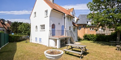 Villa_Azur_Westende_Bad_vakantieverhuur_centrum_Villa_huis_en _tuin.jpg