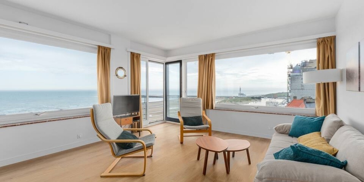 salon_sea_view_Ibis.jpg