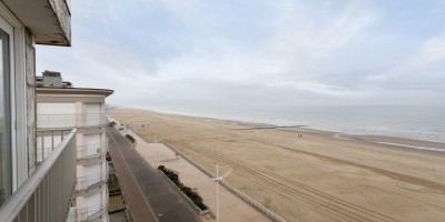Atlantic_06.35_te_Koksijde_op_ de_zeedijk (27).jpg