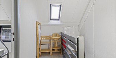 Brik_2_Ysermonde_vakantieverhuur_Nieuwpoort_traphal.jpg