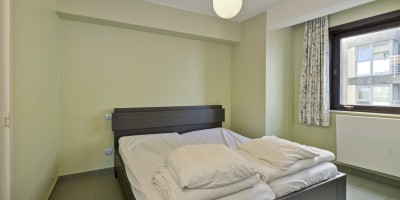 De Bries A6 N2022 Slaapkamer 1 met dubbel bed.JPG