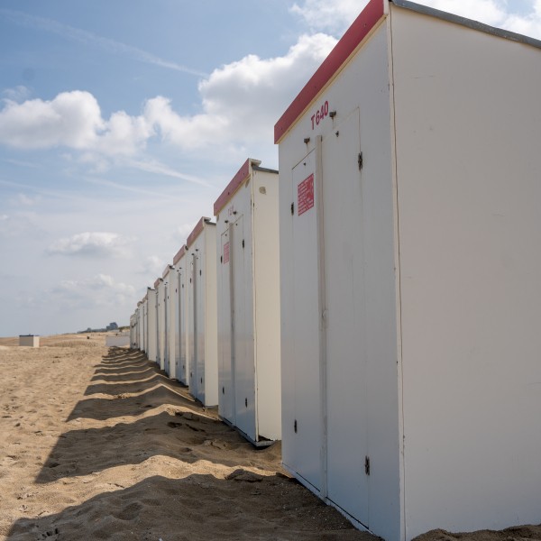 servimoholidays strandkabines in oostduinkerke