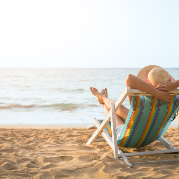 servimoholidays_strandstoel_zee.png
