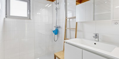 Duinenwind_11_Lombardsijde_vakantieverhuur_centrum_badkamer.jpg