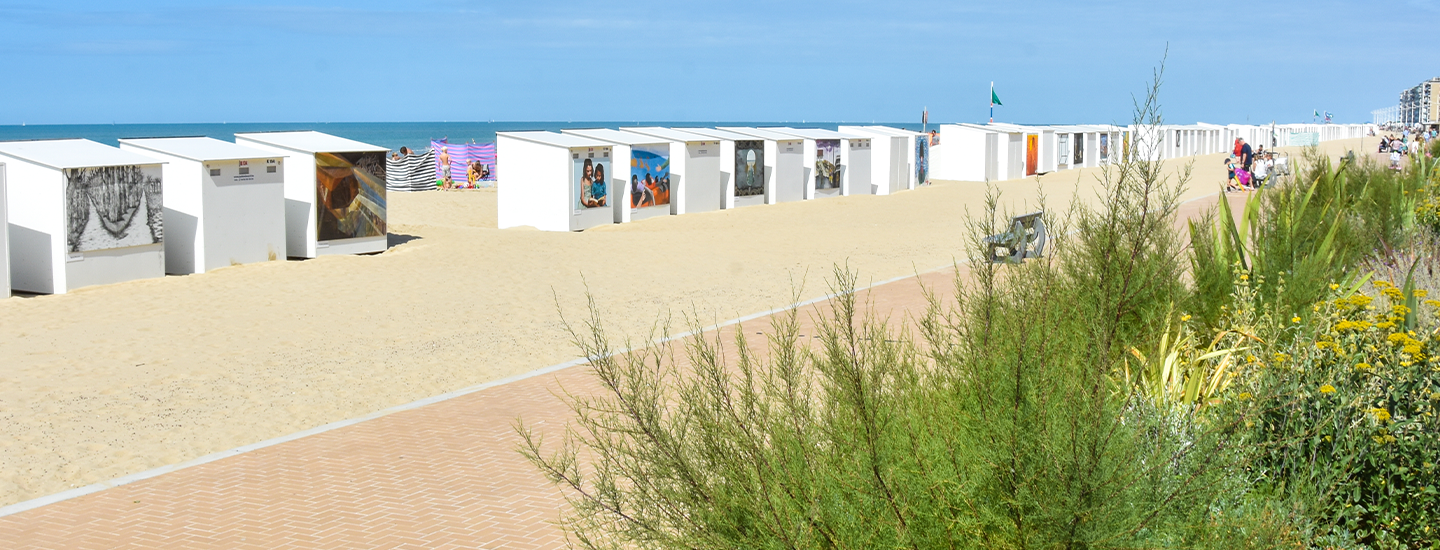 vakantie in sint-idesbald strandkabines emilie collard vakantie aan zee.png