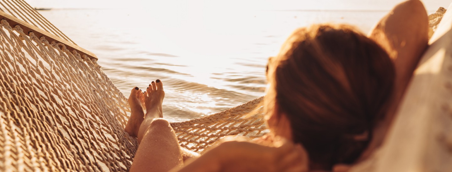 zon zee strand hangmat servimoholidays.jpg