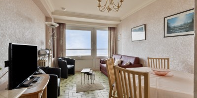 Zeedijk_187_5R_Les_Algues_Blankenberge_ Zeezicht_Zeedijk_vakantie (17).jpg