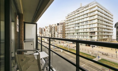 Wellington_ II_ E3_ moderne_studio_ terras_streepje_ zeezicht_ wenduine (18).JPG