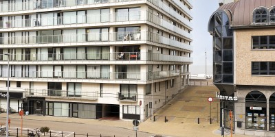 Wellington_ II_ E3_ moderne_studio_ terras_streepje_ zeezicht_ wenduine (22).JPG