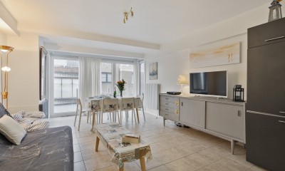 Marianne_14_7V_1_slaapkamer_zijdelings_zeezicht_terras (3).jpg