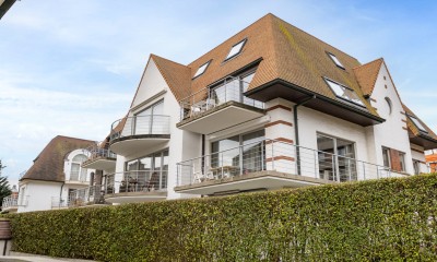 Villa_Normandie_Bayauxlaan_51A_3_slaapkamers_parking_vakantie_Knokke (21).jpg