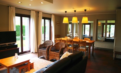 PharaildeVilla Living (2).JPG