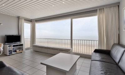 Atlantic_06.35_te_Koksijde_op_ de_zeedijk (9).jpg