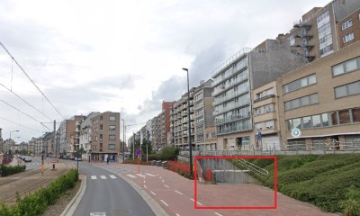 Straat met inrit garage.jpg