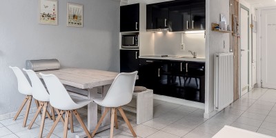 Beuger_10_Ysermonde_Nieuwpoort_vakantieverhuur_keuken_eetplaats.jpg
